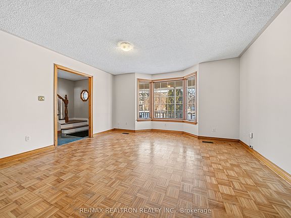 3rd image of 173 Elgin Mills Rd W