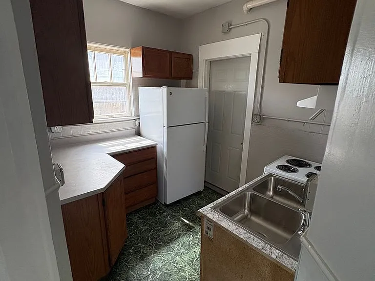 610 Wellington St — Photo 5
