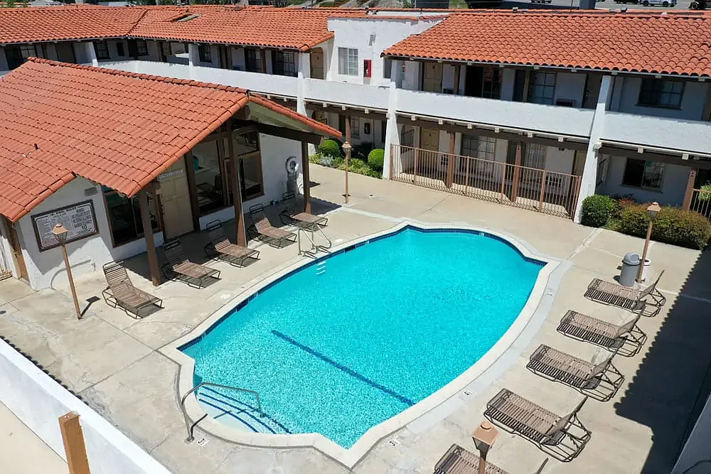Las Casas Apartment Homes — Photo 4