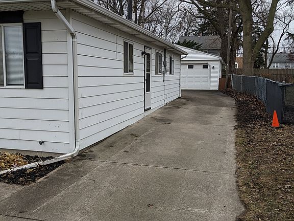 2nd image of 3248 Meadowbrook Ct