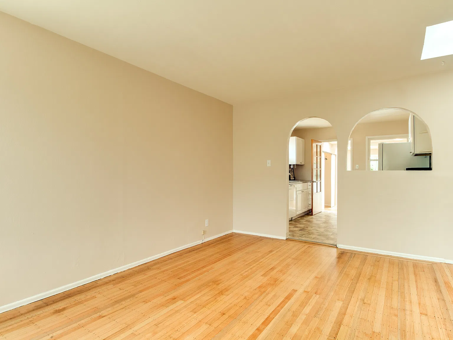 3 bed, 1150 sqft, $4,700 — Photo 4