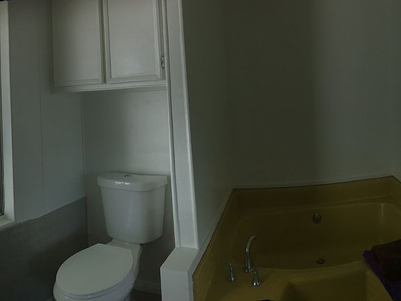 New toilets to save water