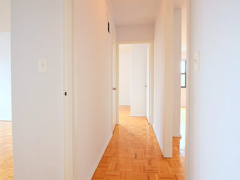 401 2nd Ave #19-D — Photo 7