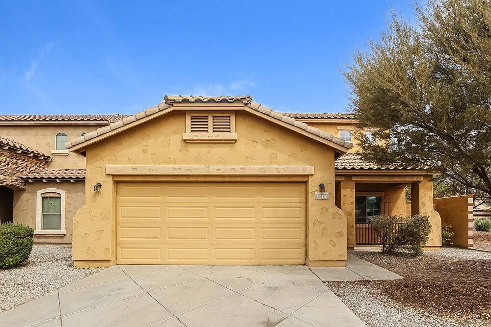 4 bed, 3.0 bath, 2368 sqft, $2,365 — Photo 1