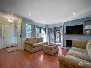 11508 NE 128th St APT 12, Kirkland, WA