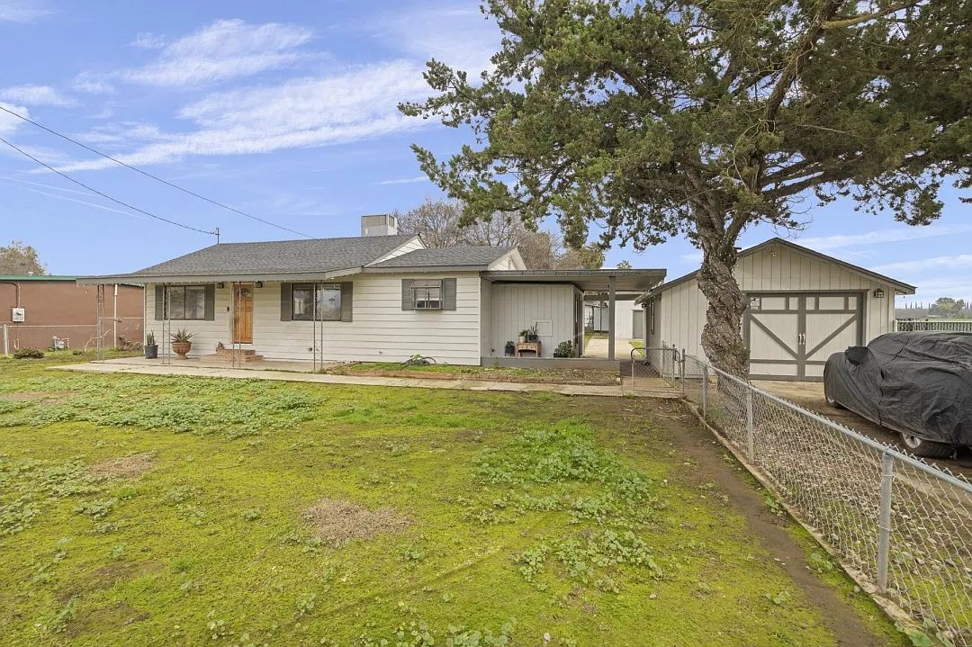 4 bed, $2,500 — Photo 4