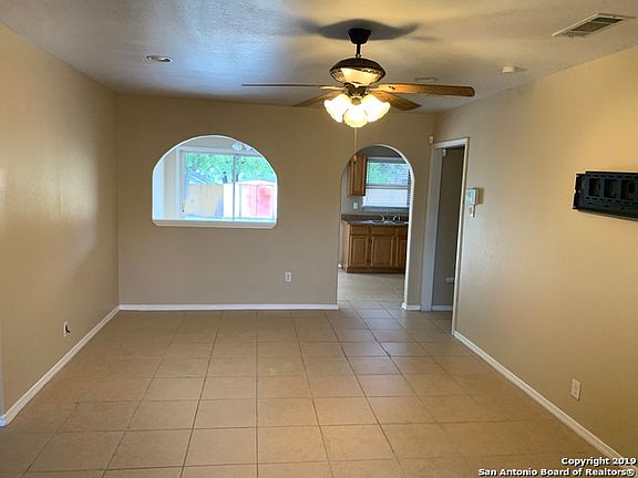 3rd image of 4715 Chedder Dr