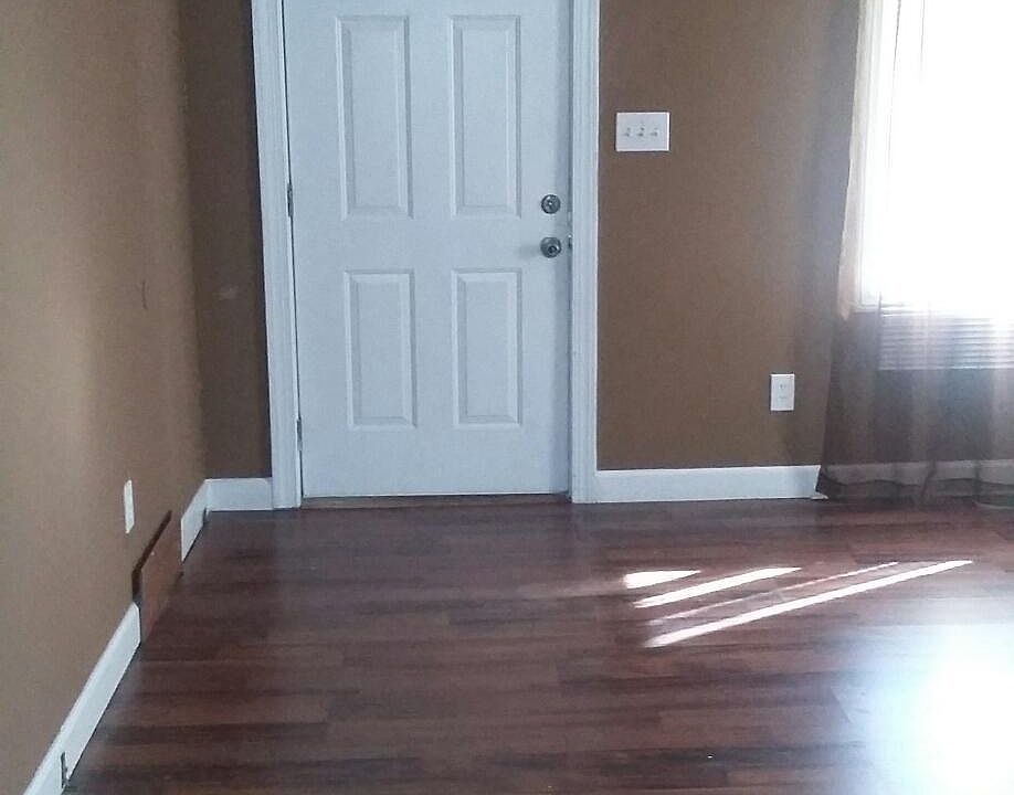 2nd image of 1211 Park Ave