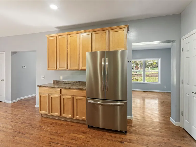 84 Poplar St — Photo 11