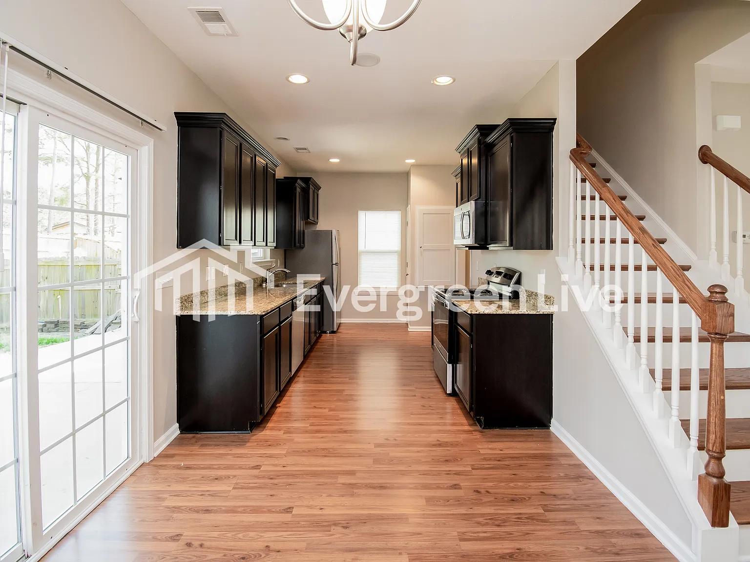 3 bed, 2.5 bath, 1400 sqft, $1,695 — Photo 4