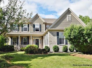 2728 McDuffee Cir, North Aurora, IL 60542