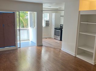1147 Hacienda Pl #3, West Hollywood, CA 90069