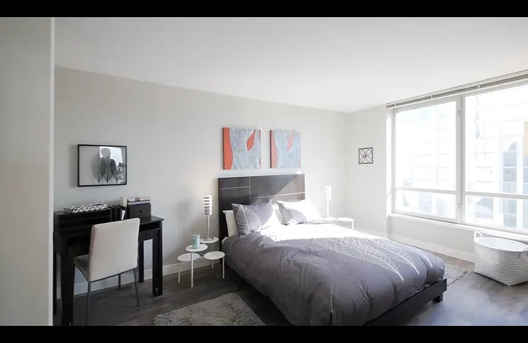 40 E Delaware Pl — Photo 15