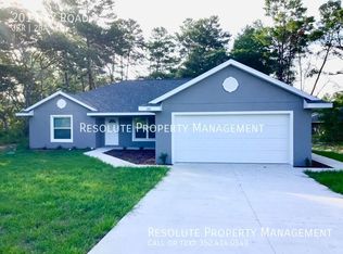 201 Bay Rd, Ocklawaha, FL 32179