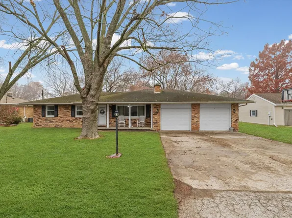 305 West St, Mahomet, IL 61853