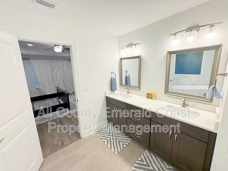 481 Kelly St — Photo 26