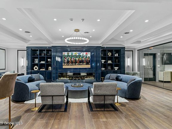 4th image of 19 Washington Street #462 C