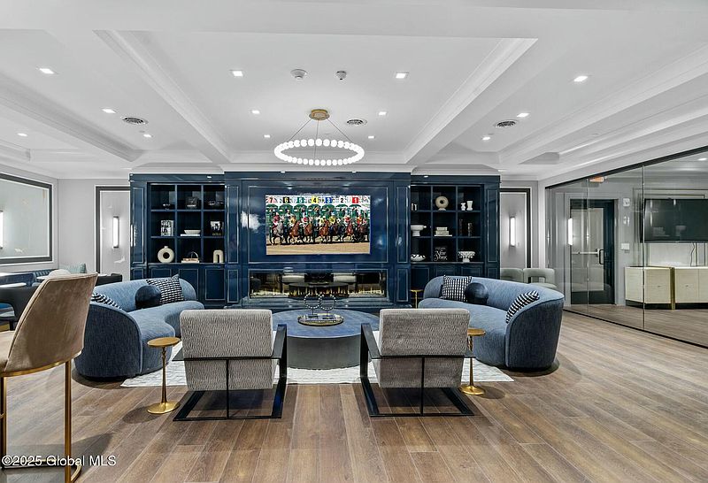 4th image of 19 Washington Street #462 C