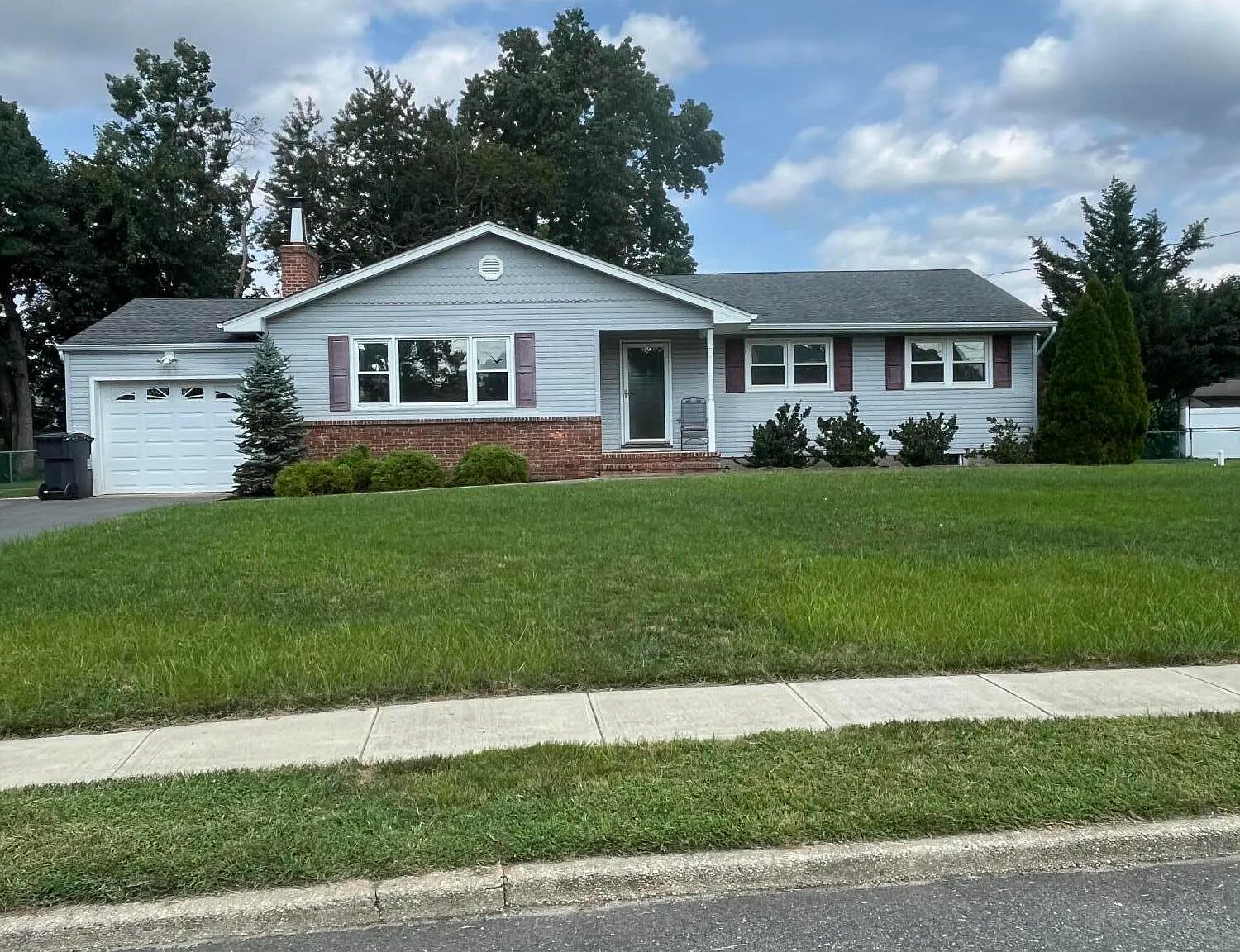 3 bed, 1436 sqft, $3,200 — Photo 1