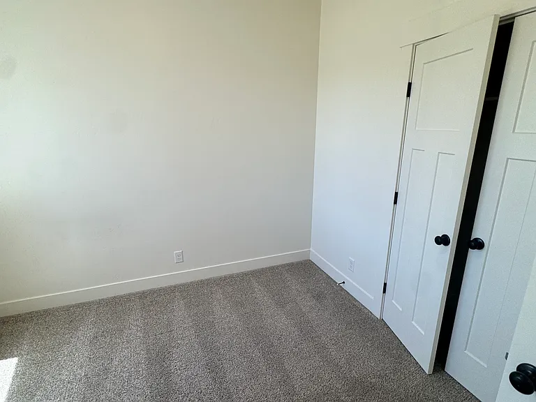 1116 Jade Dr — Photo 9