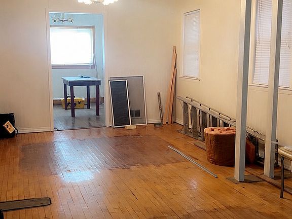 5th image of 2163 N Rockwell St