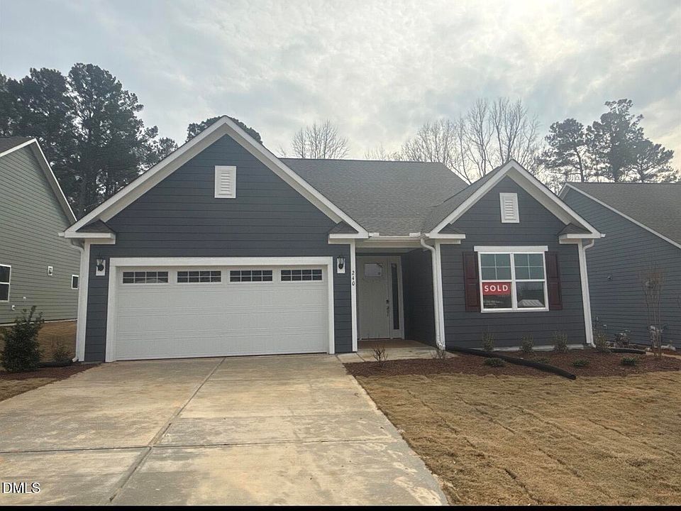 1st image of 240 Sawtooth Oak Ln