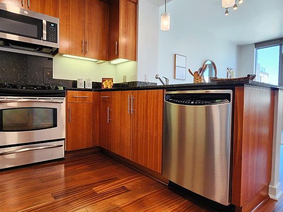 4th image of 38 N Almaden Blvd Unit 1806