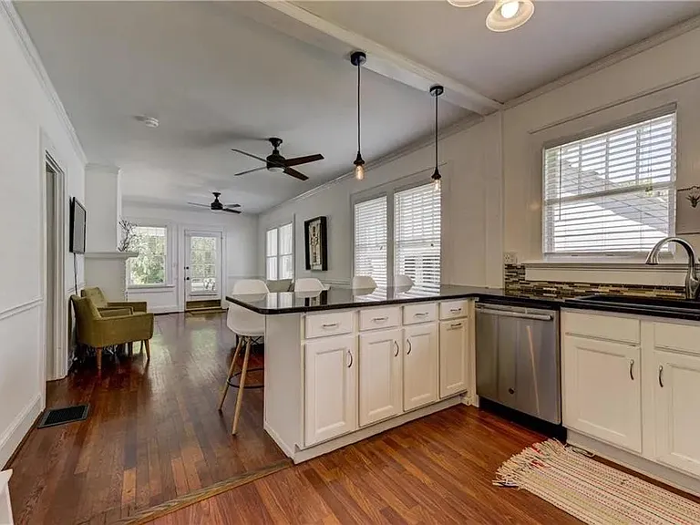 454 Kendrick Ave SE — Photo 6