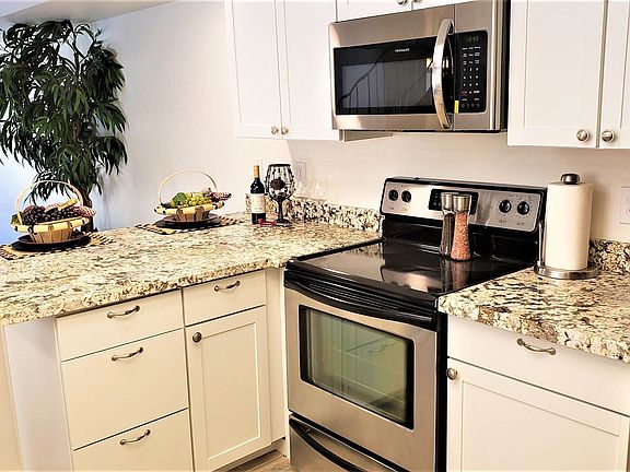 3rd image of 990 E Paseo Del Oro