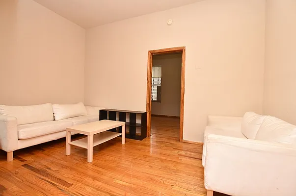 Rented by Bold New York | media 19