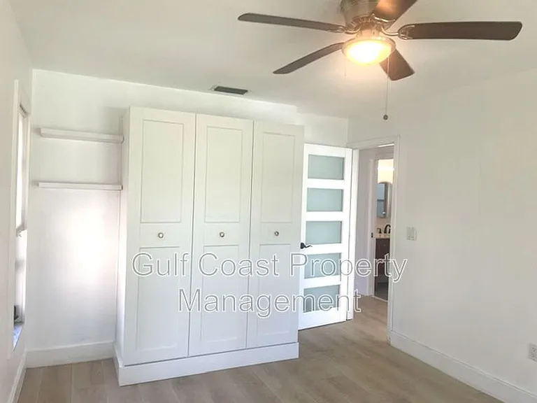 5677 Beneva Woods Cir — Photo 30