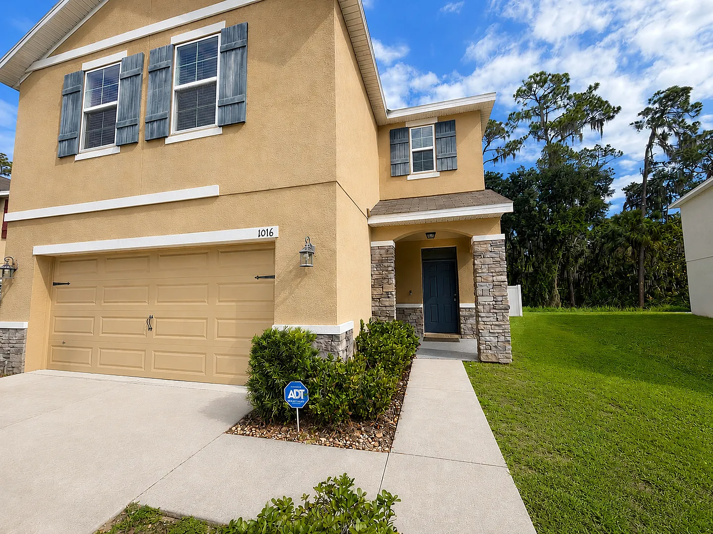 Beautiful 2 Story Home!! — Photo 2
