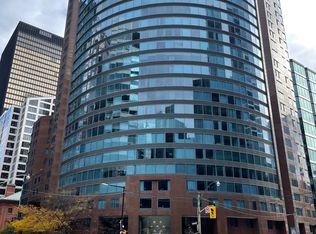 33 University Ave #805, Toronto, ON M5J 2S7