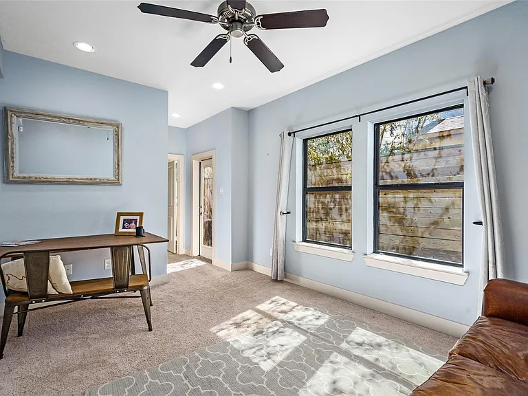 1720 Live Oak St — Photo 22