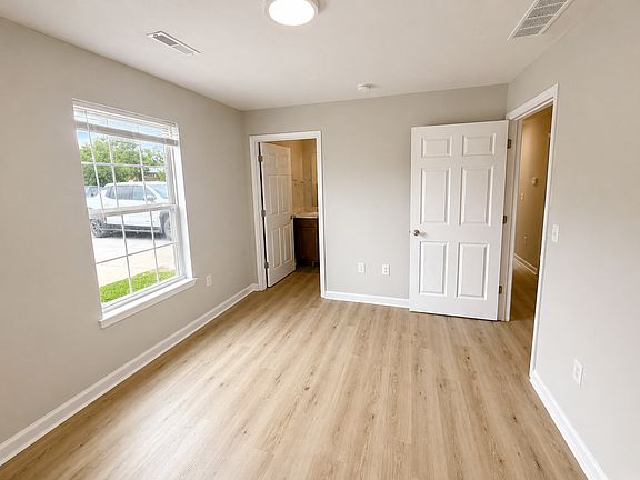 4th image of 3117 Middle Rd #52