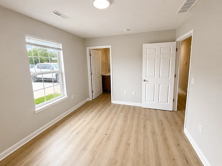Amanda Place Apartments — Photo 4
