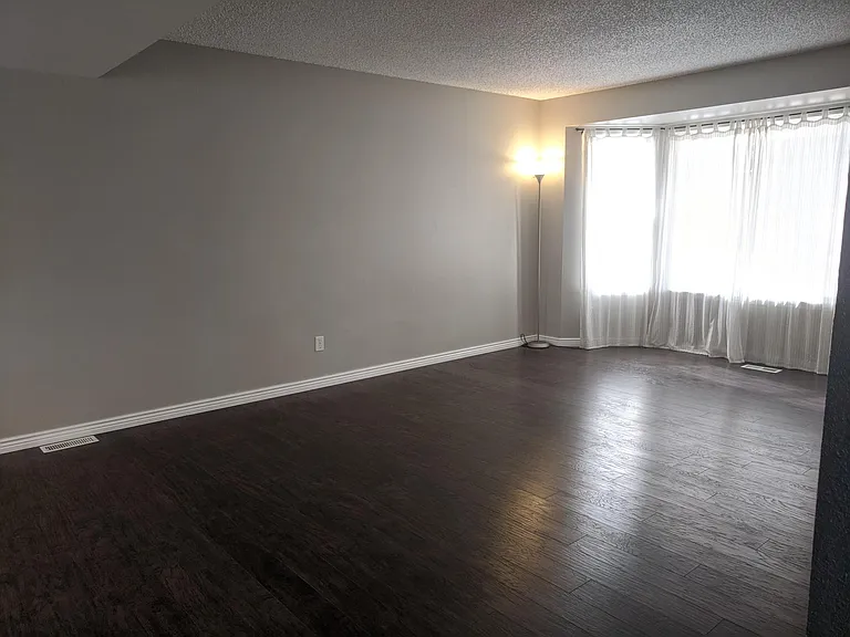 9045 Rochester Dr — Photo 11