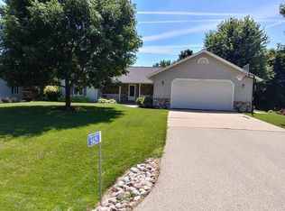 5625 Hilldale Dr, Slinger, WI 53086