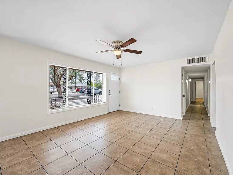 5924 W Seldon Ln — Photo 6