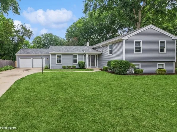 846 Mandrake Dr, Batavia, IL 60510