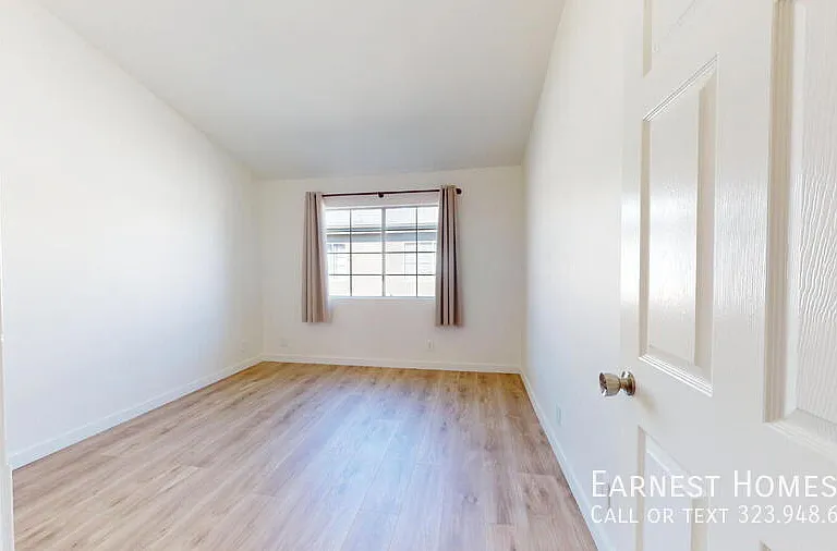 18347 Saticoy St #31 — Photo 14