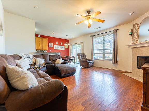 2nd image of 482 Hunters Ridge Dr