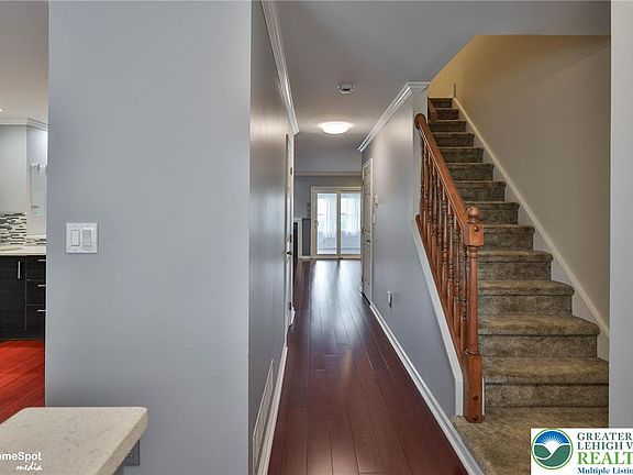 4th image of 1063 Howertown Rd