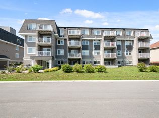 150 Whispering Winds Way, Ottawa, ON K1W 0L3