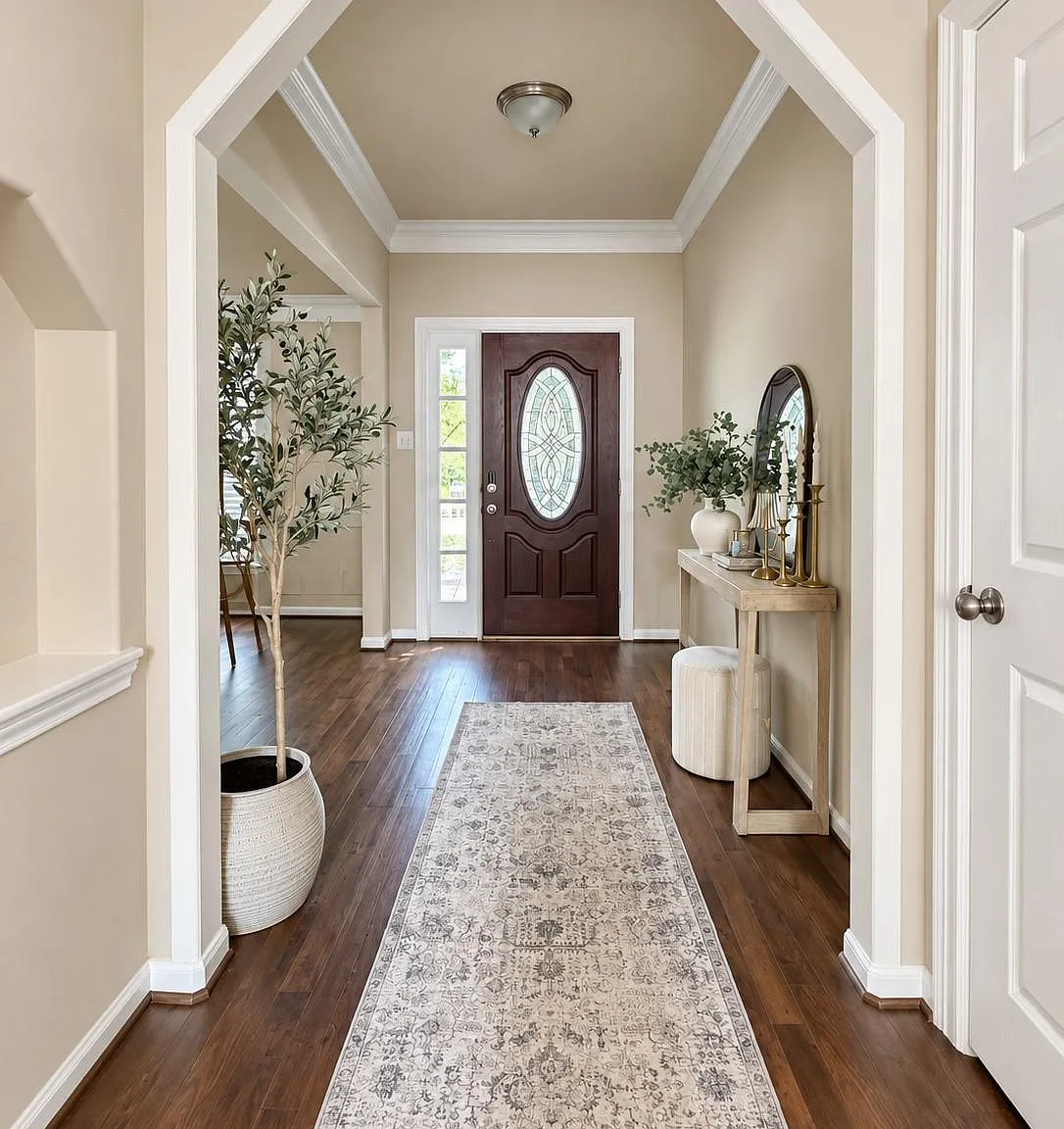 4 bed, 2.5 bath, 2077 sqft, $2,500 — Photo 2