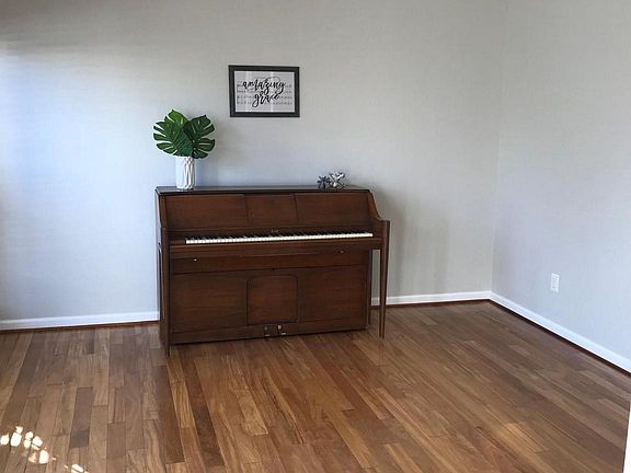 5th image of 20 Remington Ct