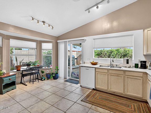 4th image of 3115 W MELINDA Lane
