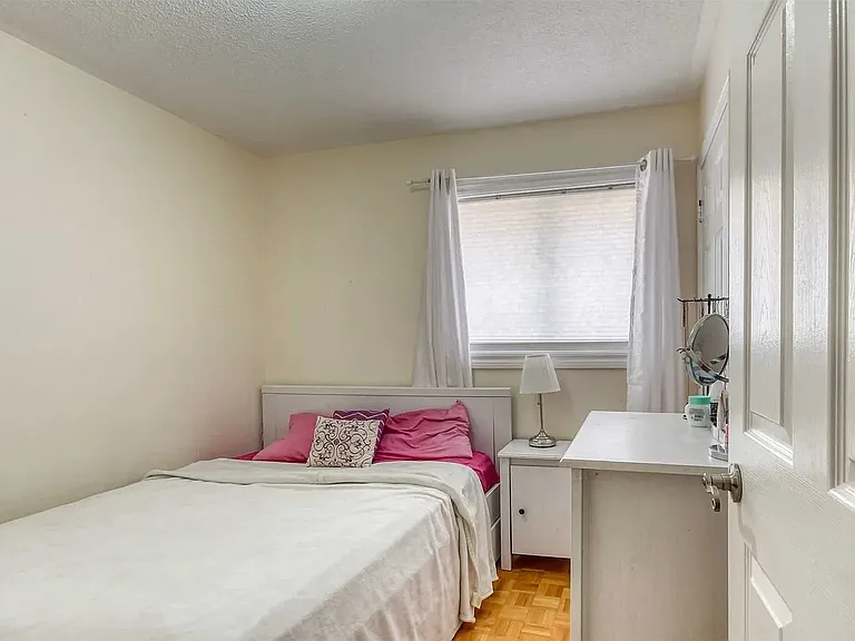 74 Fountainbridge Dr — Photo 13