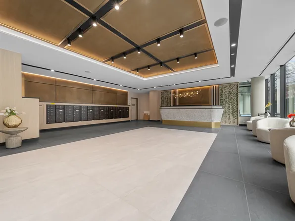 77-63 Vleigh Place image 13 of 16