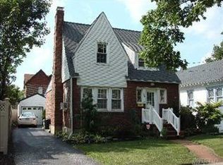 1709 Harvard Ave, Merrick, NY 11566